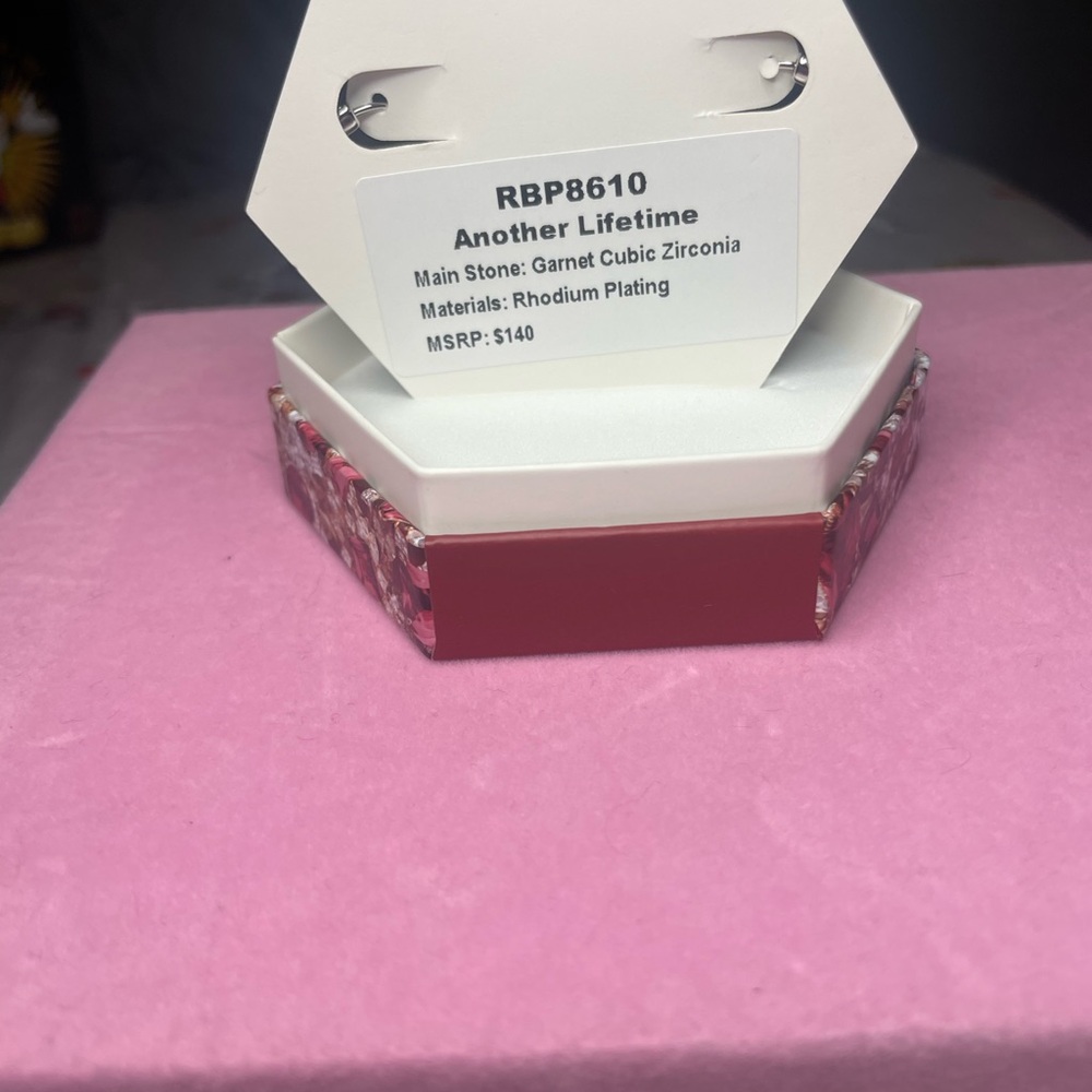 Earring bundle - Picture 2 of 8